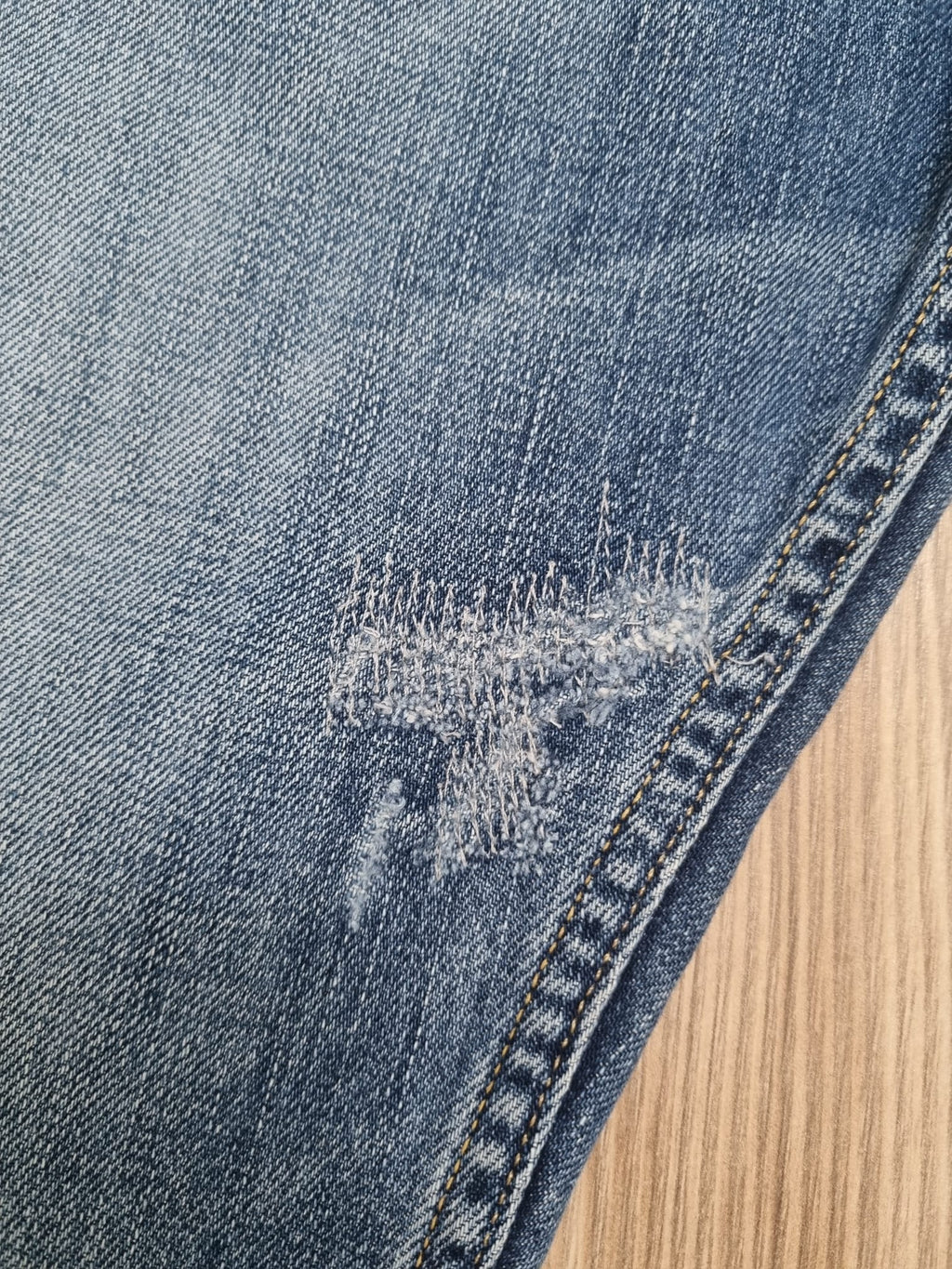 Replay светлосини дънки с кръпки