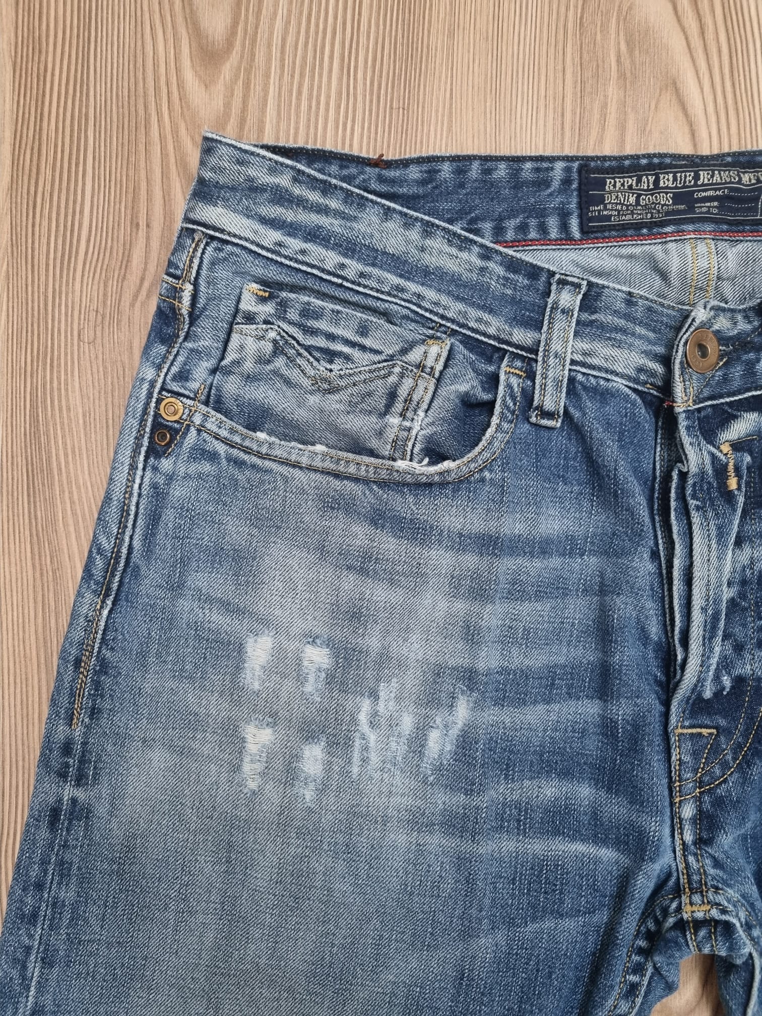 Replay светлосини дънки с кръпки