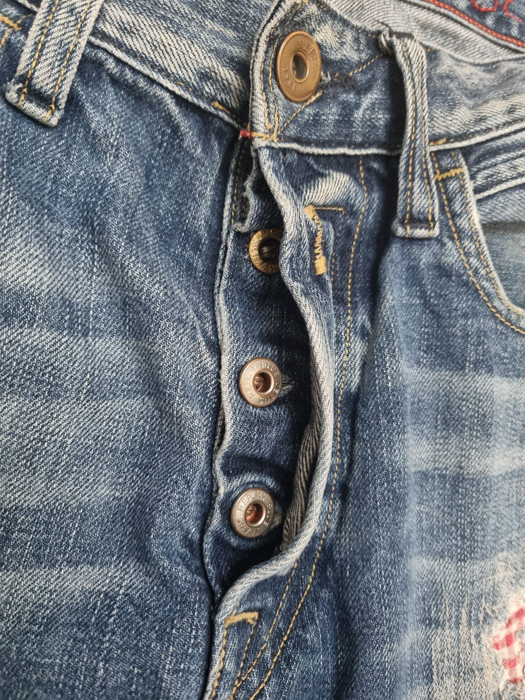 Replay светлосини дънки с кръпки