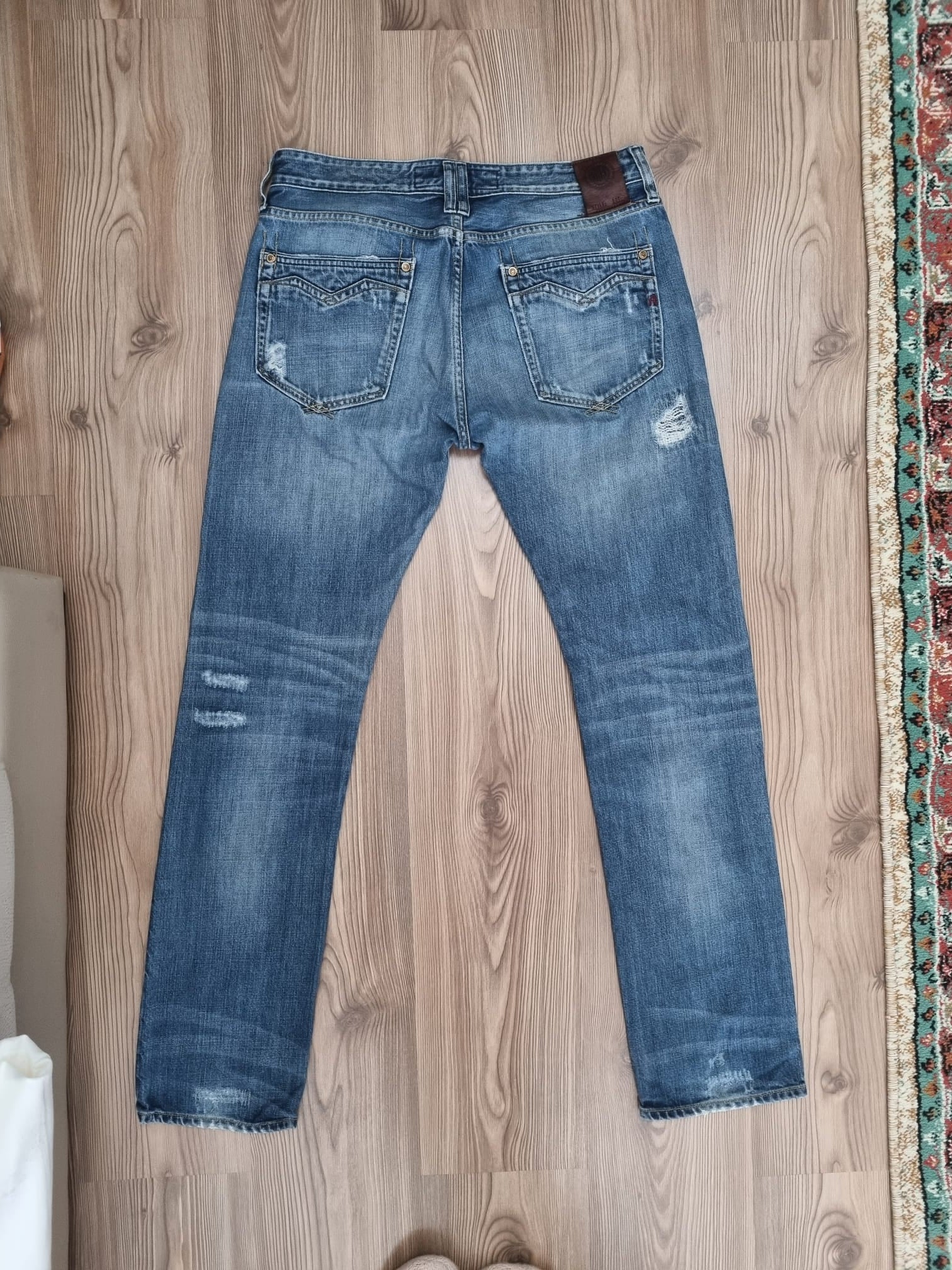 Replay светлосини дънки с кръпки