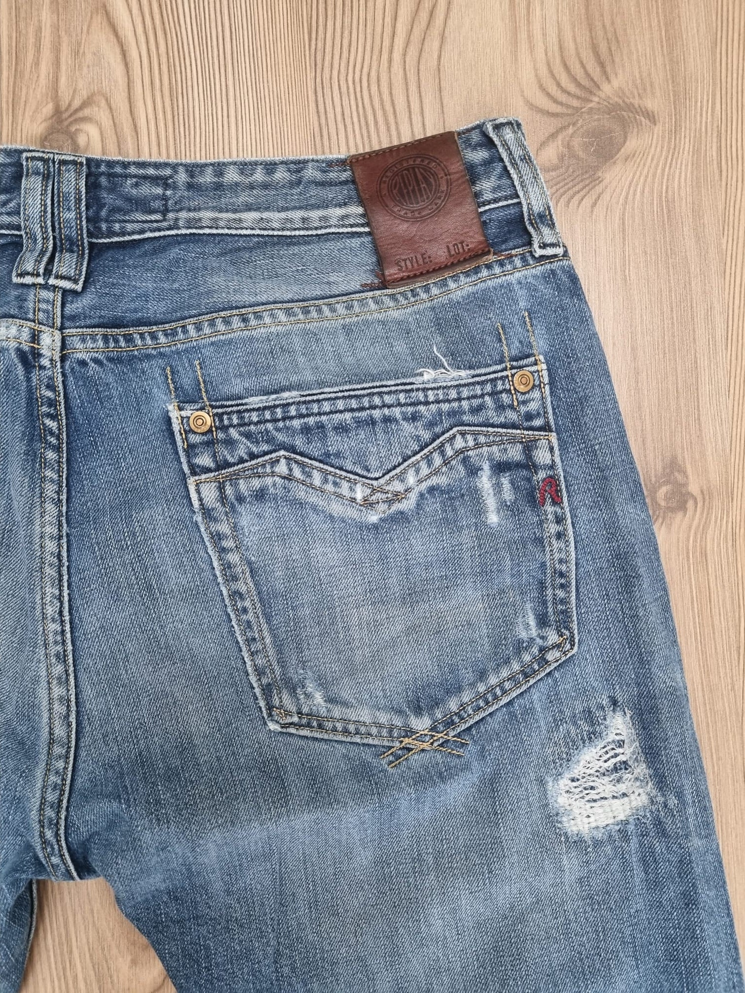 Replay светлосини дънки с кръпки