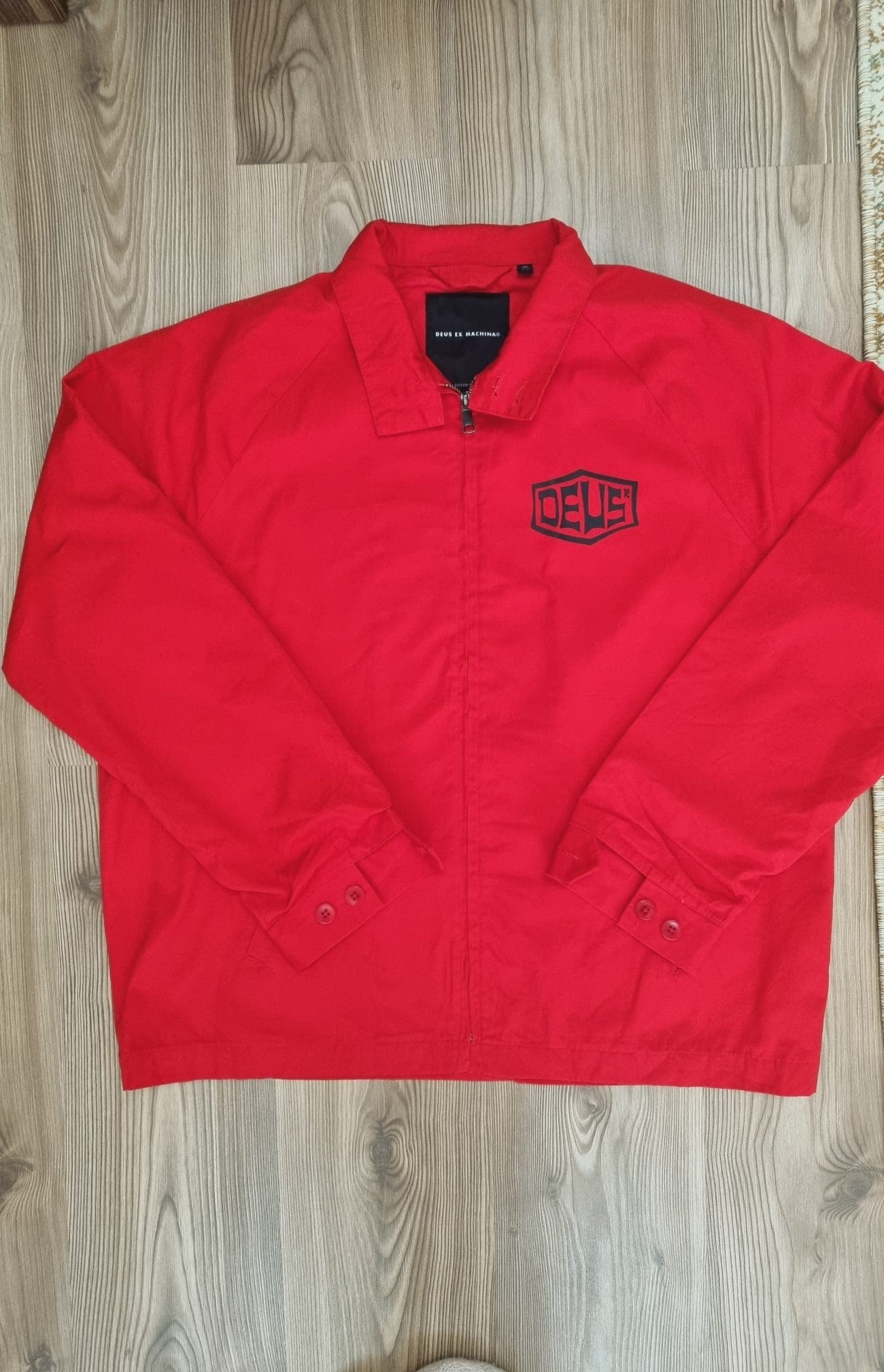 Deus Ex Machina червено яке