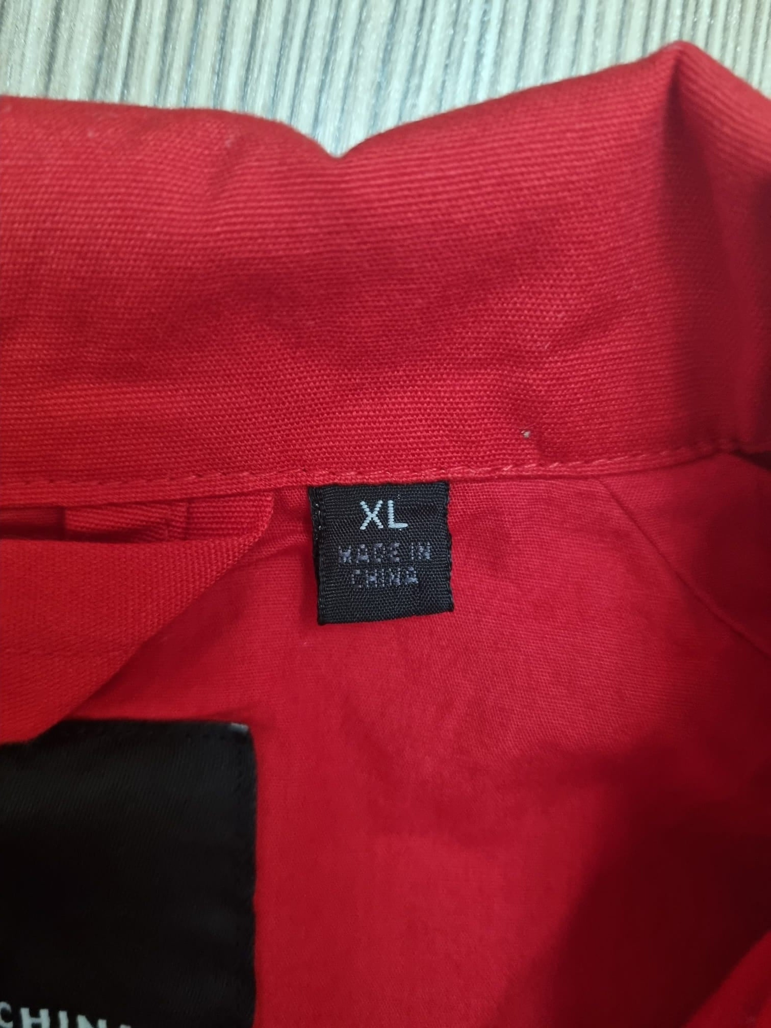 Deus Ex Machina червено яке