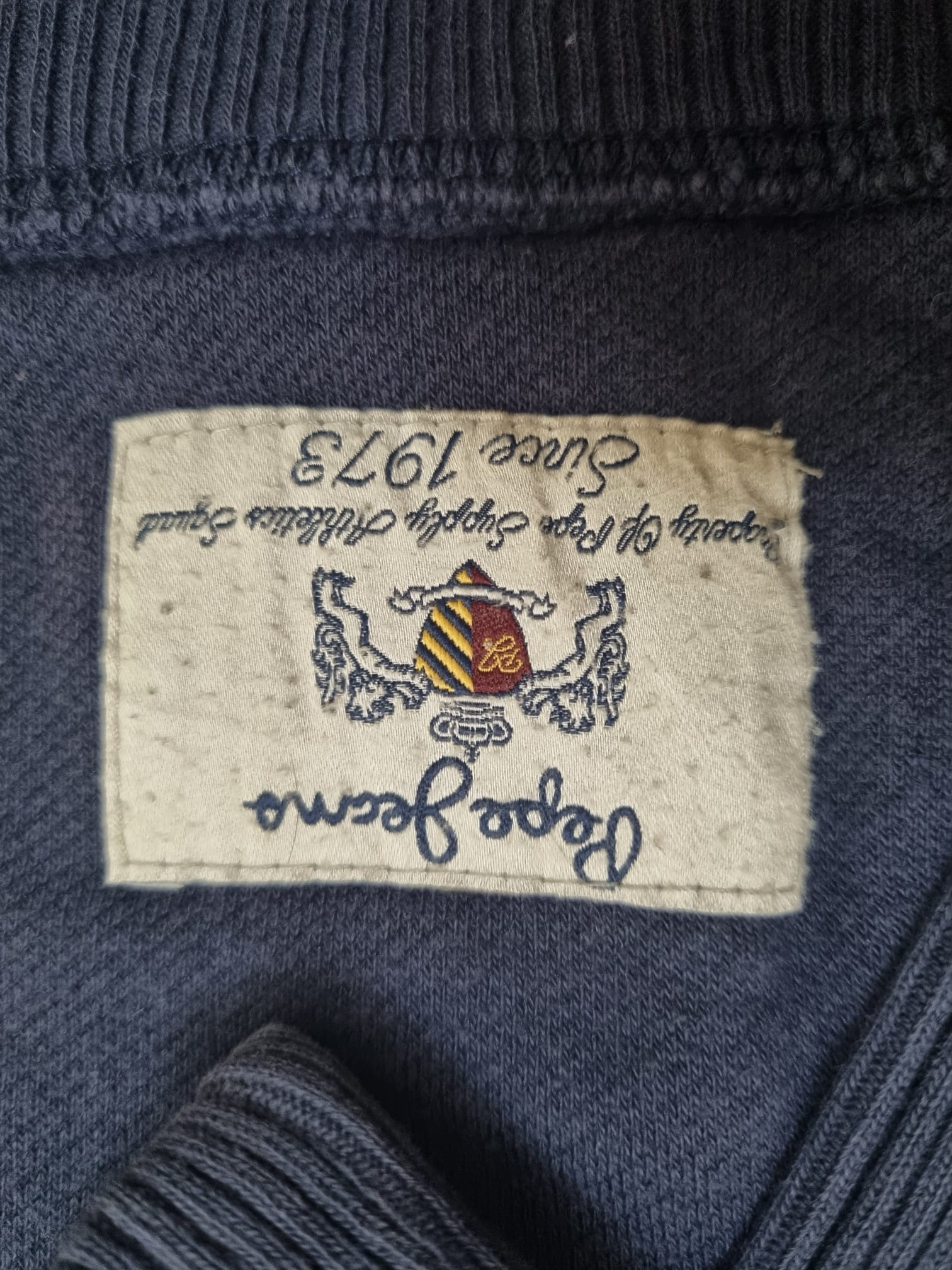 Pepe Jeans тъмносин винтидж суичер с надпис