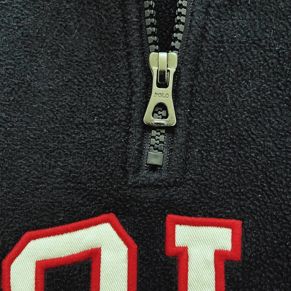 Polo леко тъмносино поларно горнище с  червена яка и 1/4 цип