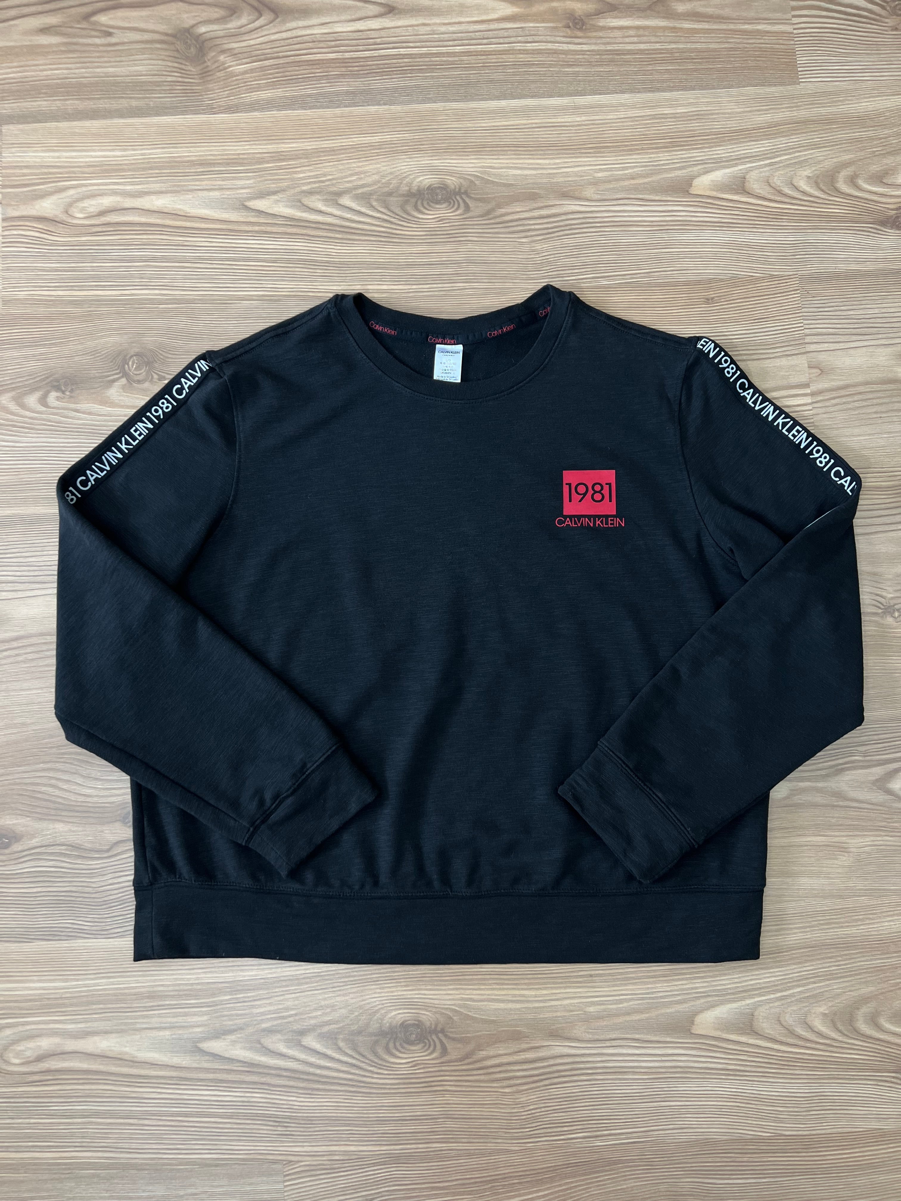 Calvin Klein черна блуза ленти на ръкавите