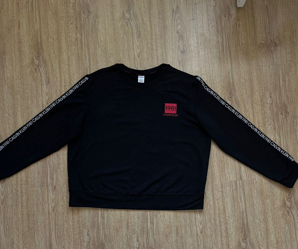 Calvin Klein черна блуза ленти на ръкавите