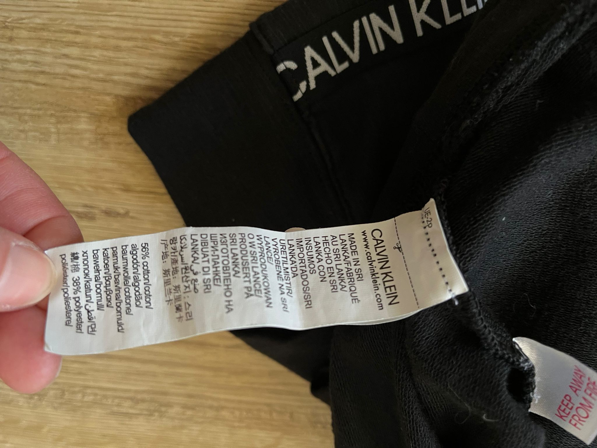 Calvin Klein черна блуза ленти на ръкавите