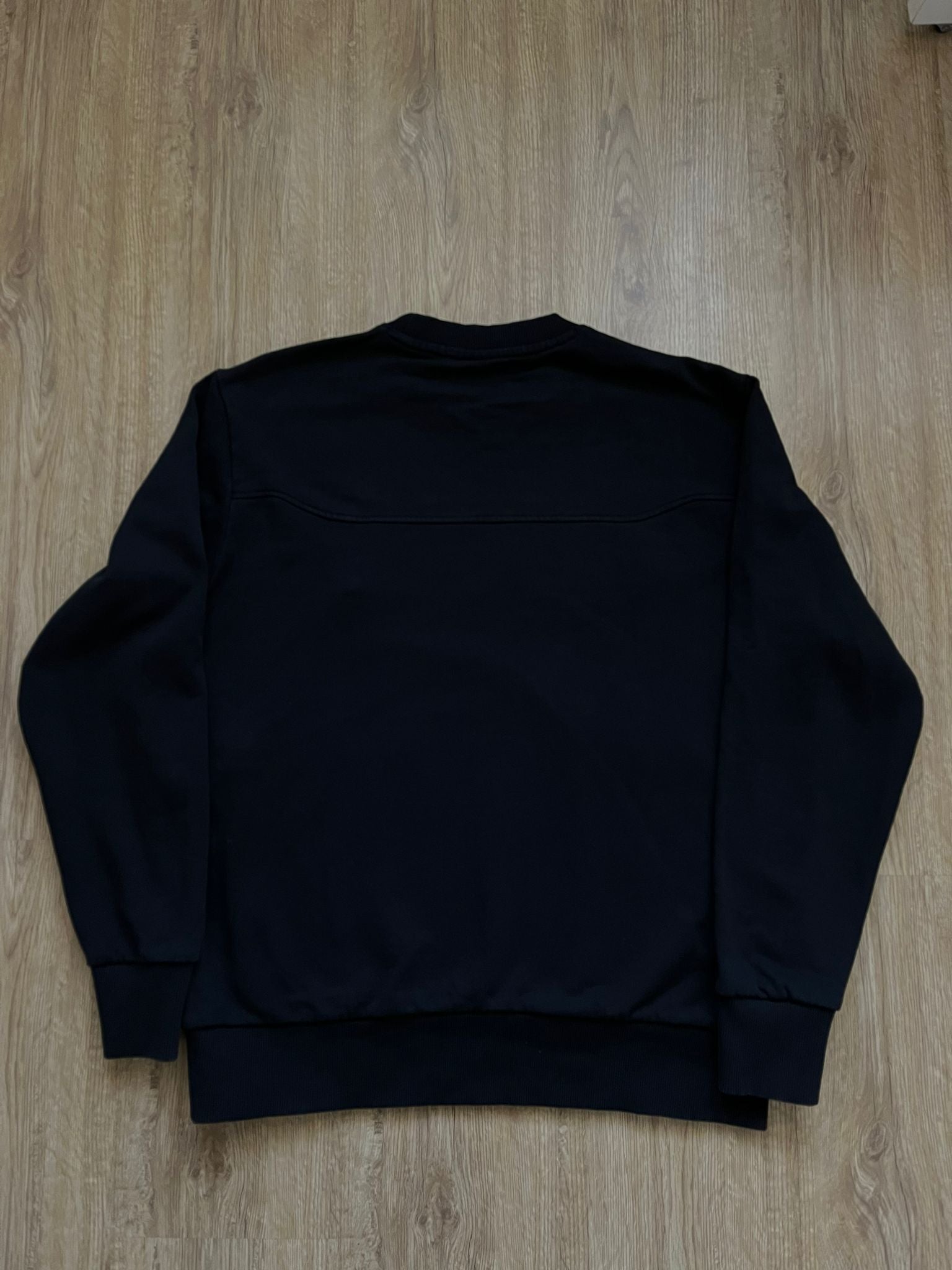 Hugo Boss черна блуза с голям надпис на гърдите