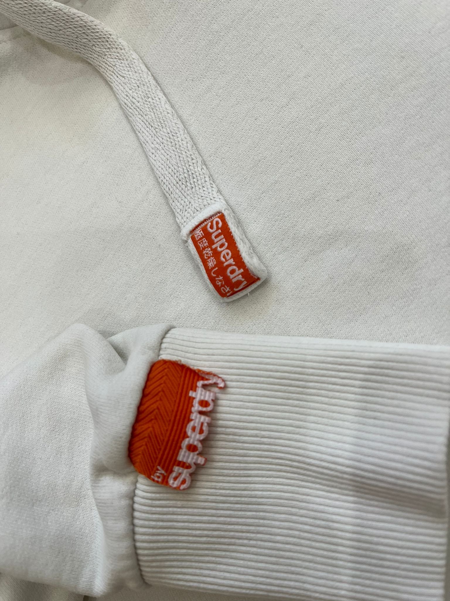 Superdry бял суичер hoodie
