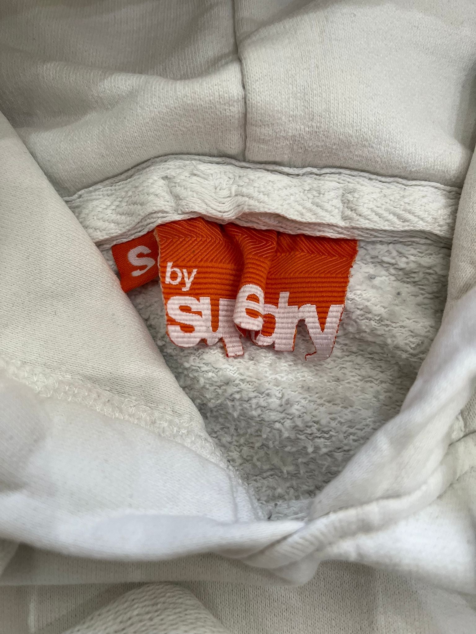 Superdry бял суичер hoodie