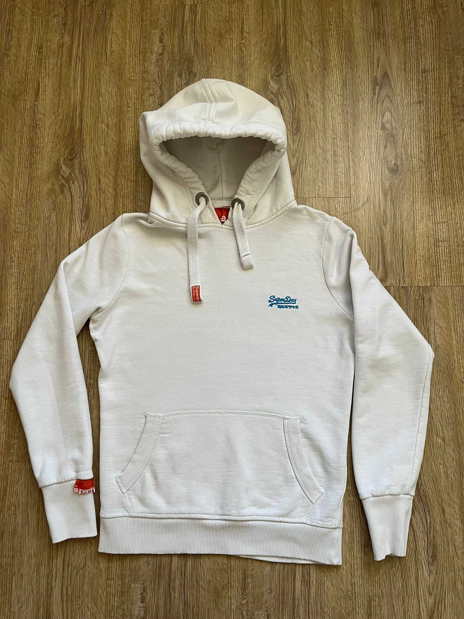 Superdry бял суичер hoodie