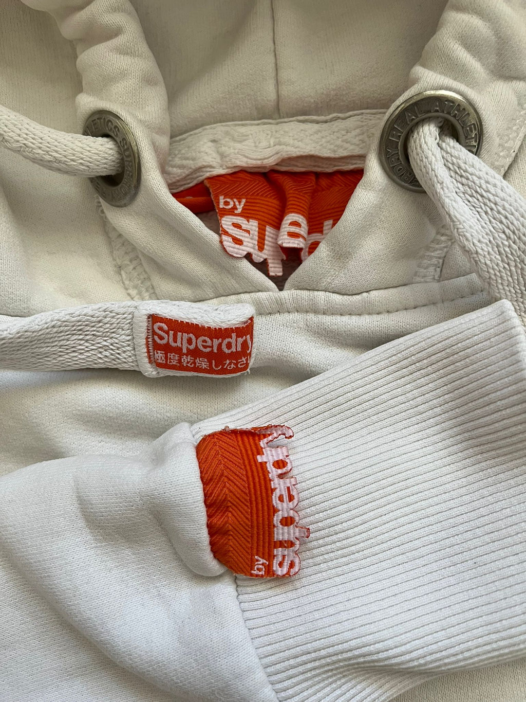 Superdry бял суичер hoodie