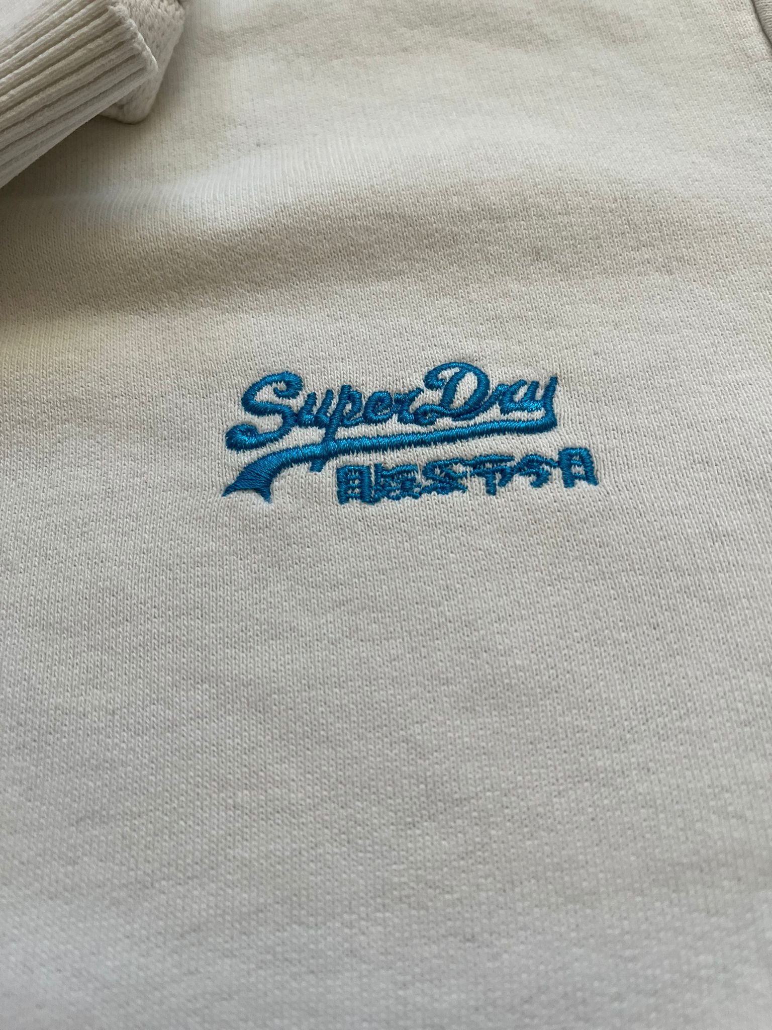 Superdry бял суичер hoodie