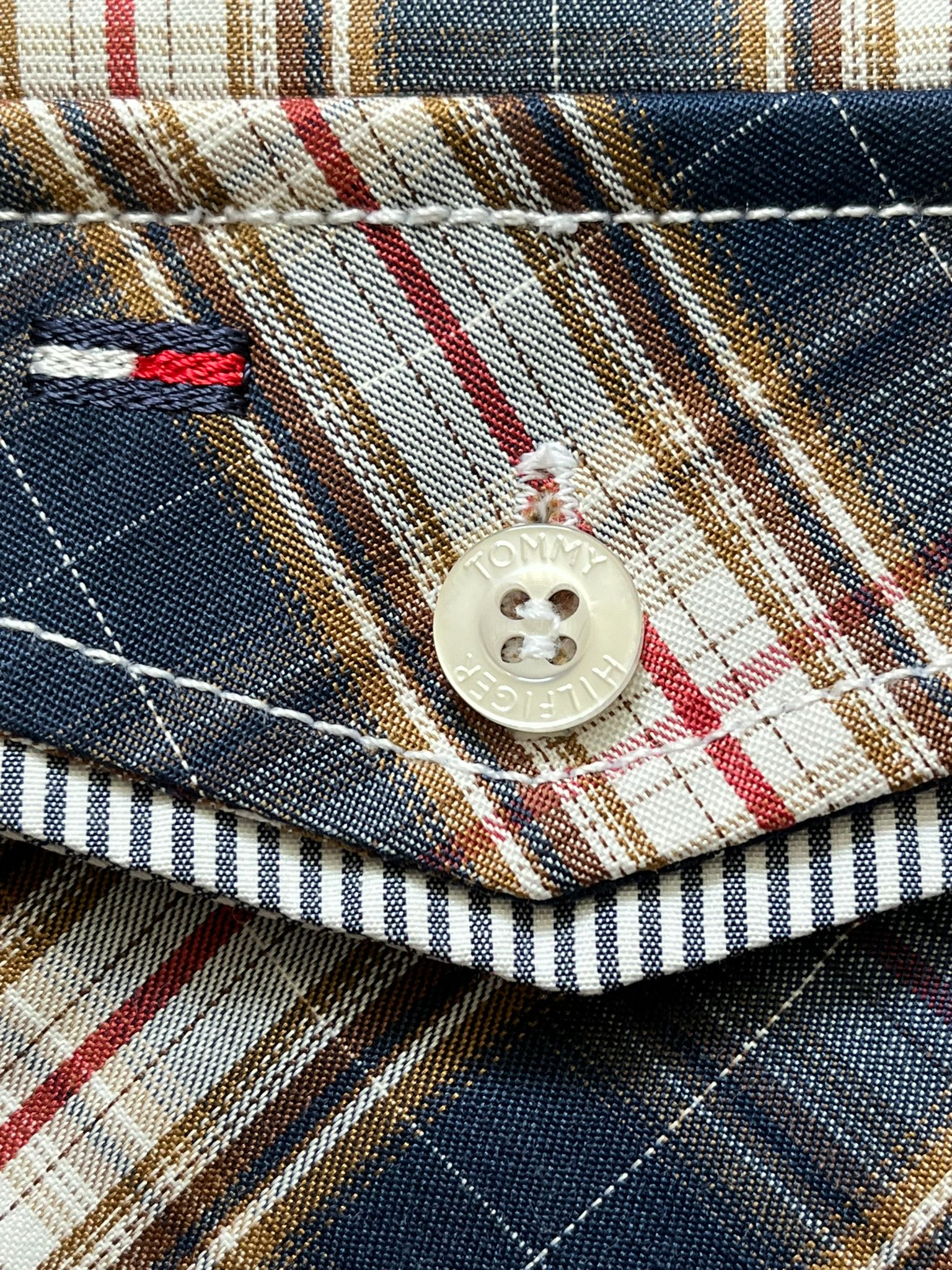 Tommy Hilfiger карирана риза с джобчета