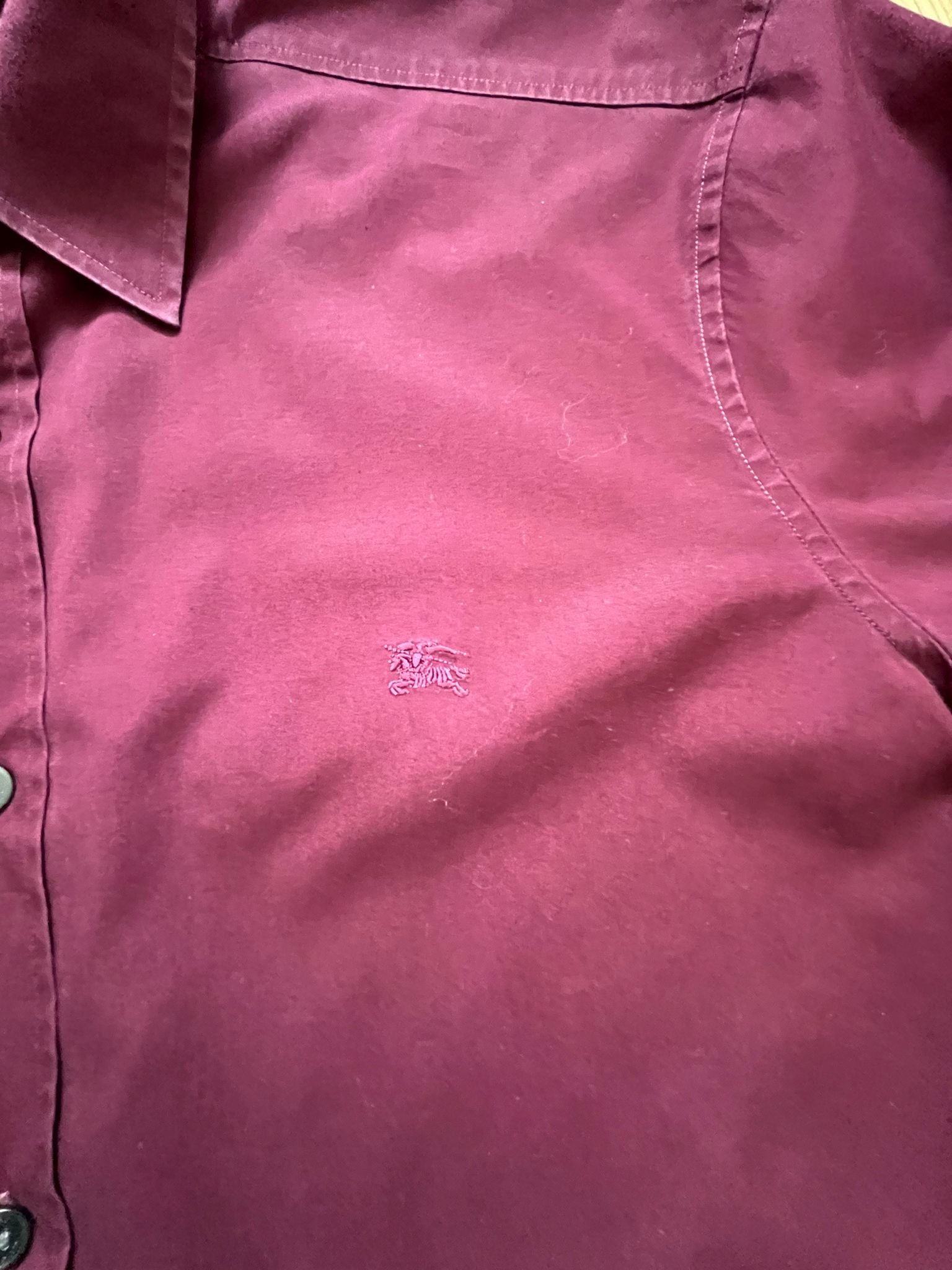 Burberry бордо риза с емблема на гърдите