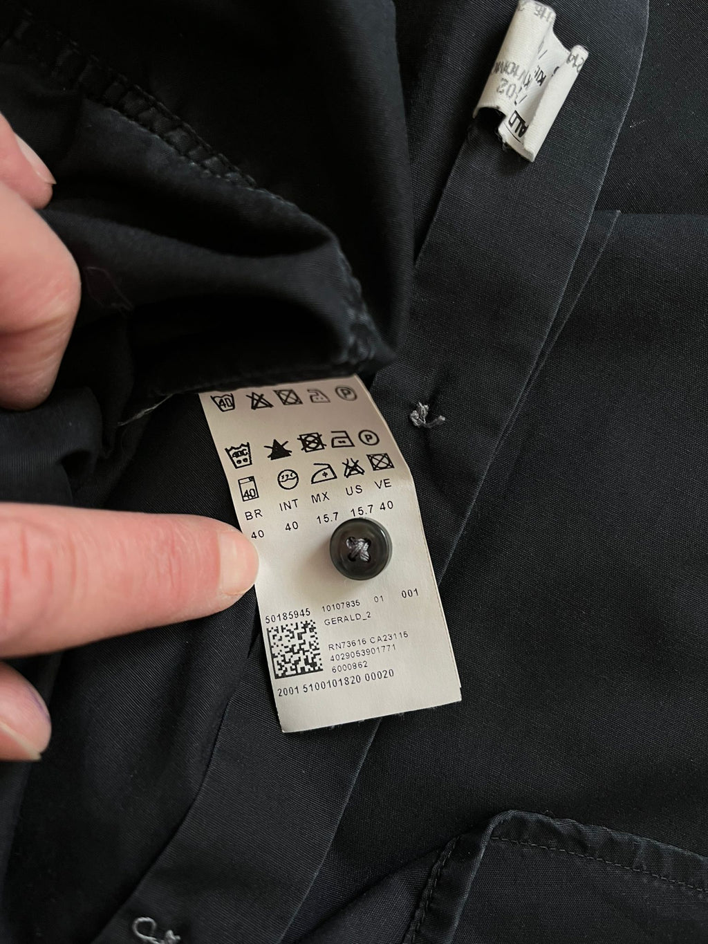 Hugo Boss чисто черна семпла риза