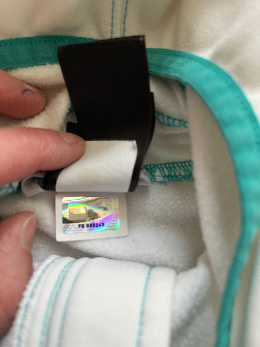 The North Face бял полар с качулка и зелени детайли дамско