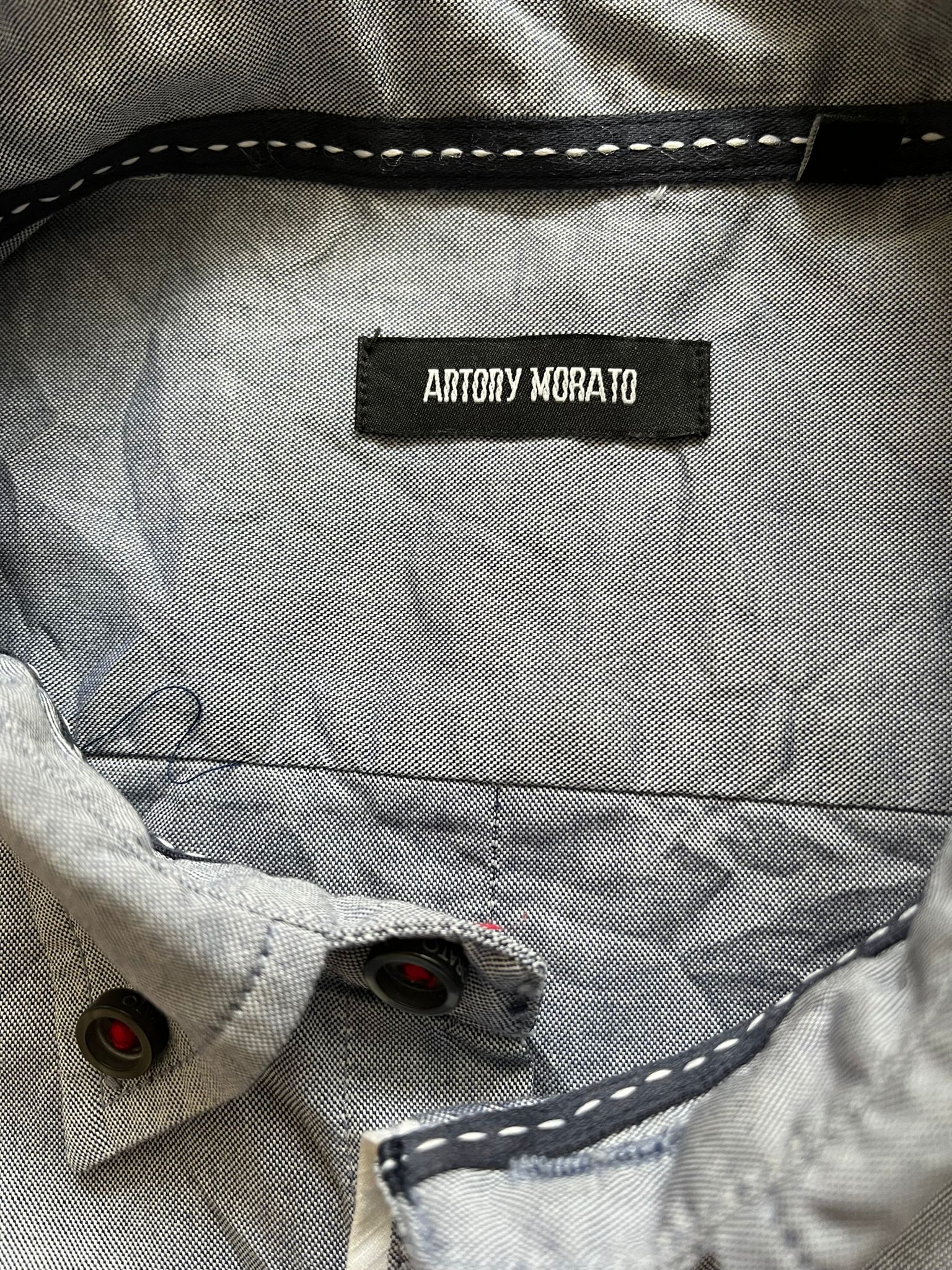 Antony Morato сива тениска червена бродерия на гърба