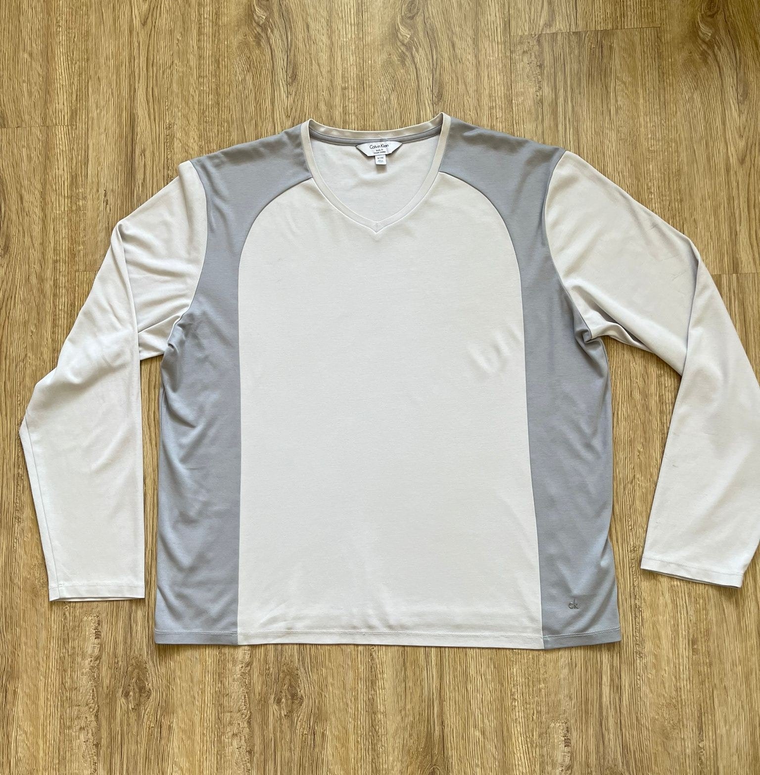 Calvin Klein сива блуза две тъмни ивици